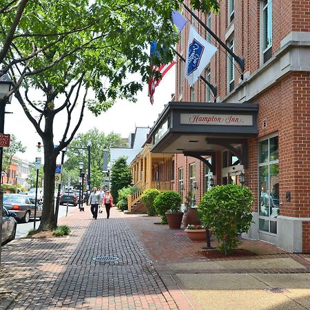 Hampton Inn Alexandria/Old Town Екстер'єр фото