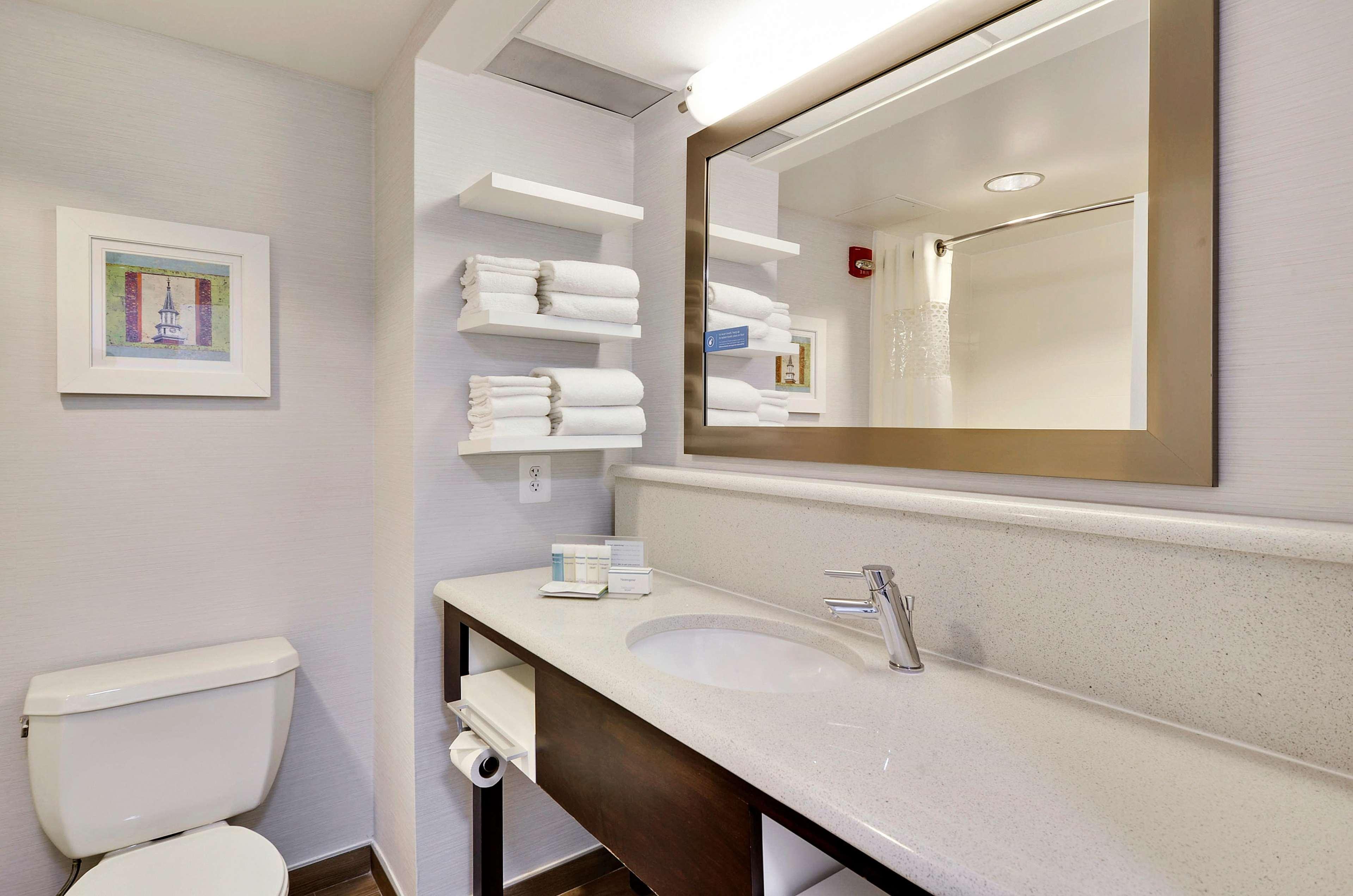 Hampton Inn Alexandria/Old Town Екстер'єр фото