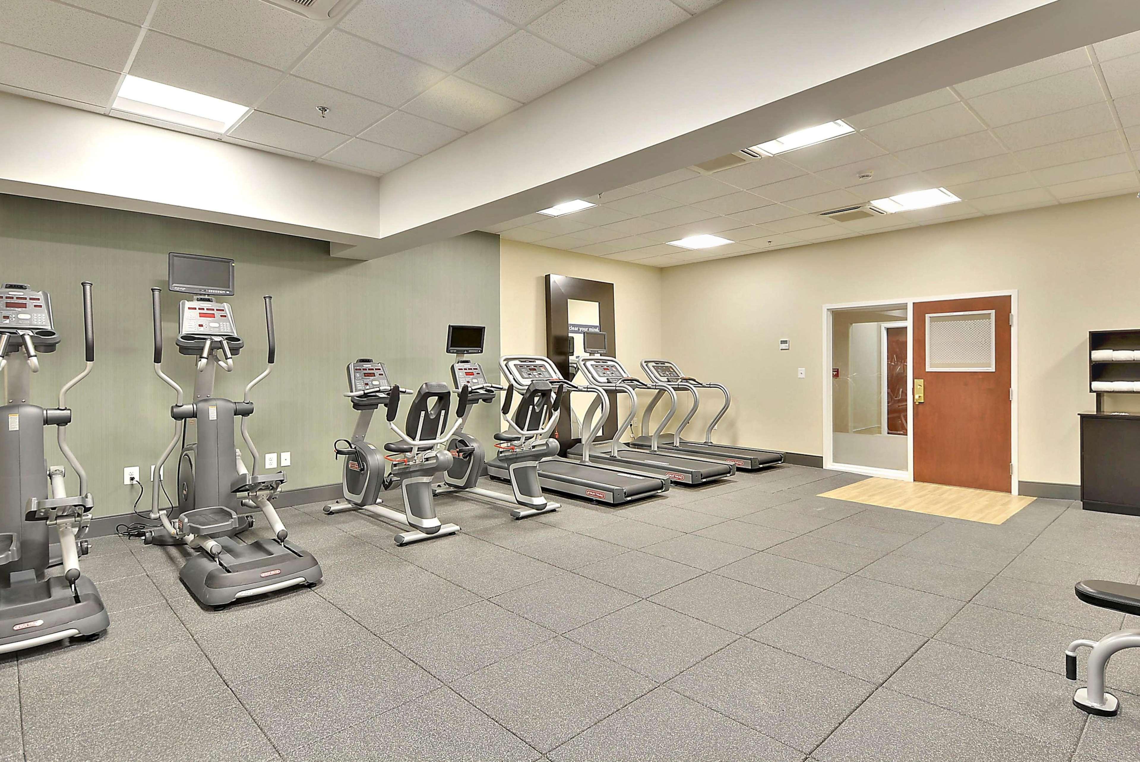 Hampton Inn Alexandria/Old Town Екстер'єр фото