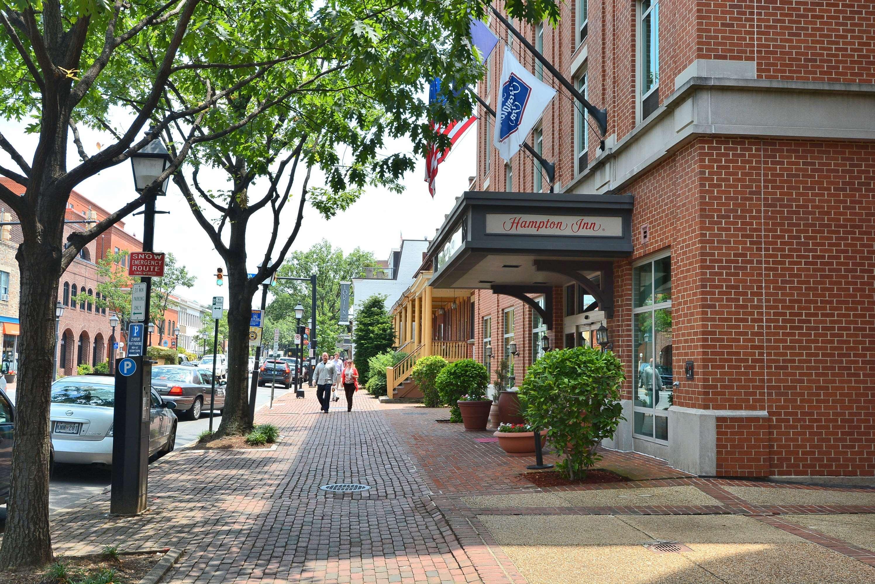 Hampton Inn Alexandria/Old Town Екстер'єр фото