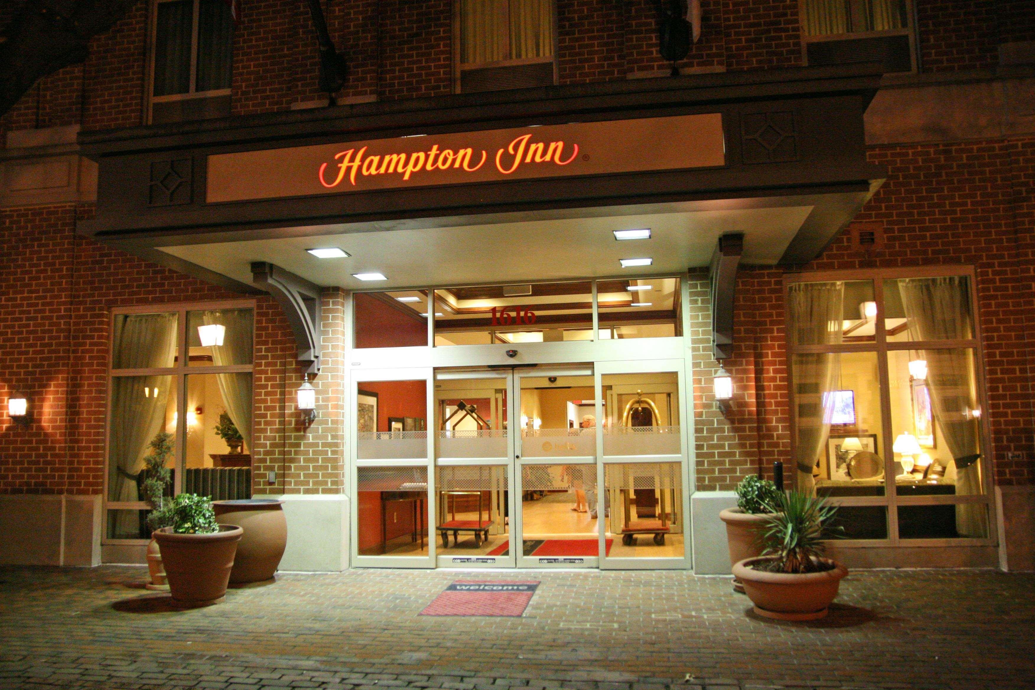 Hampton Inn Alexandria/Old Town Екстер'єр фото