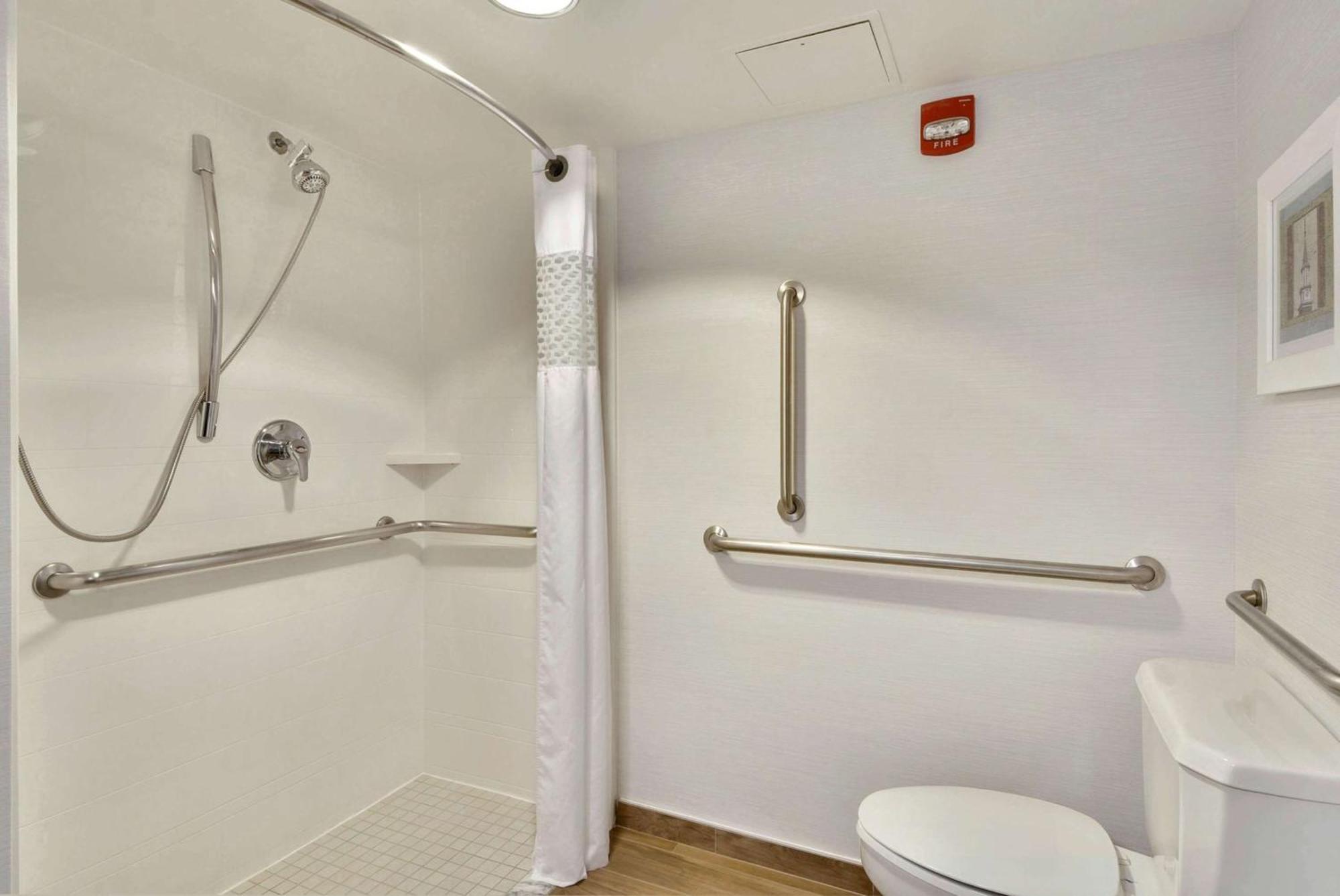 Hampton Inn Alexandria/Old Town Екстер'єр фото
