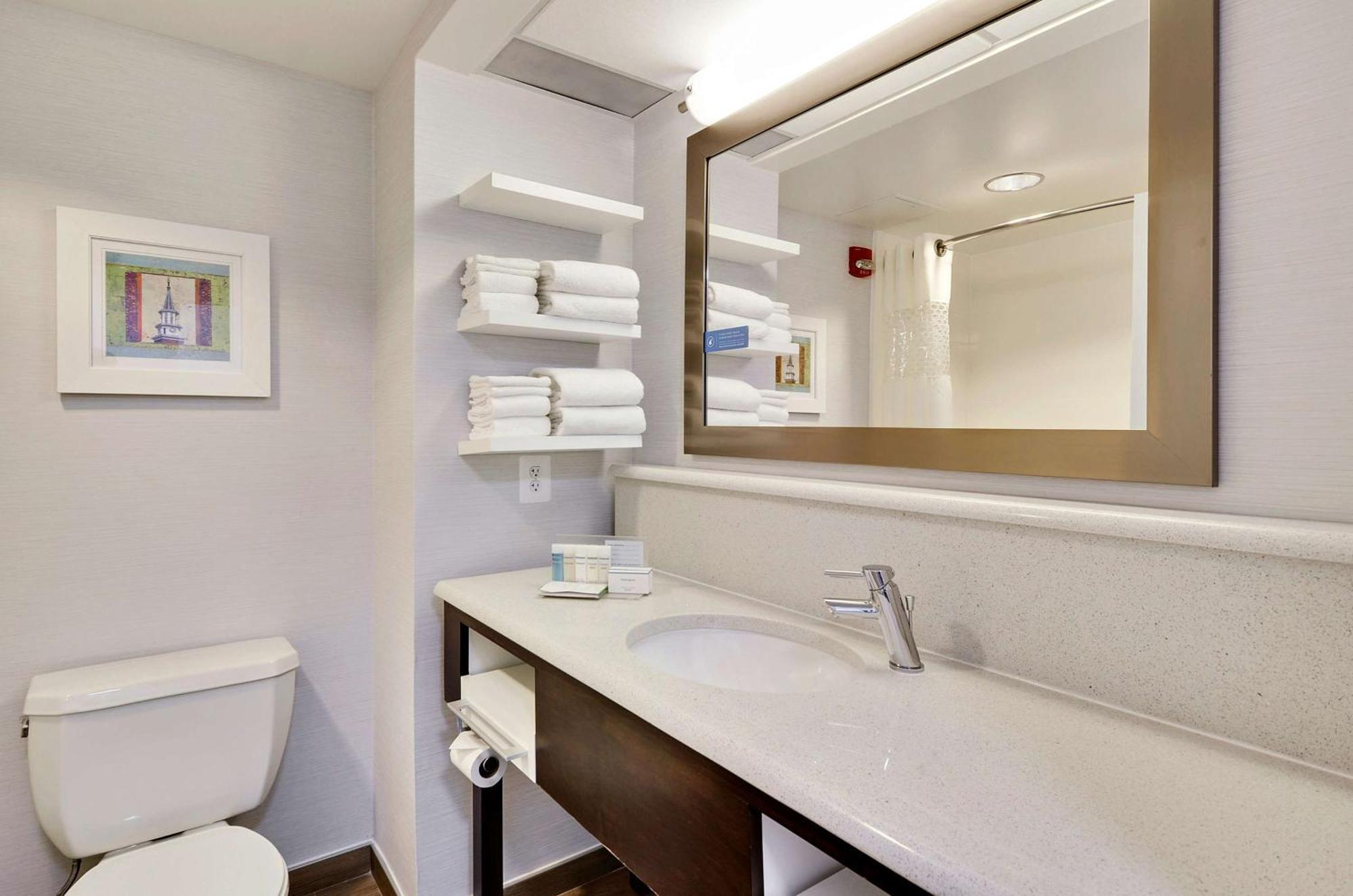 Hampton Inn Alexandria/Old Town Екстер'єр фото