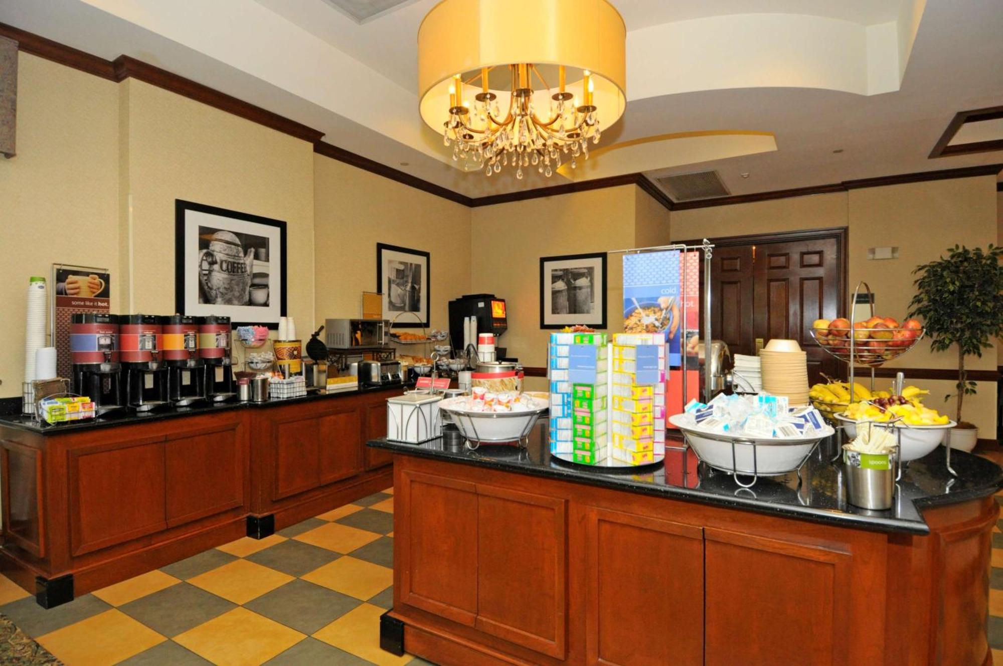 Hampton Inn Alexandria/Old Town Екстер'єр фото