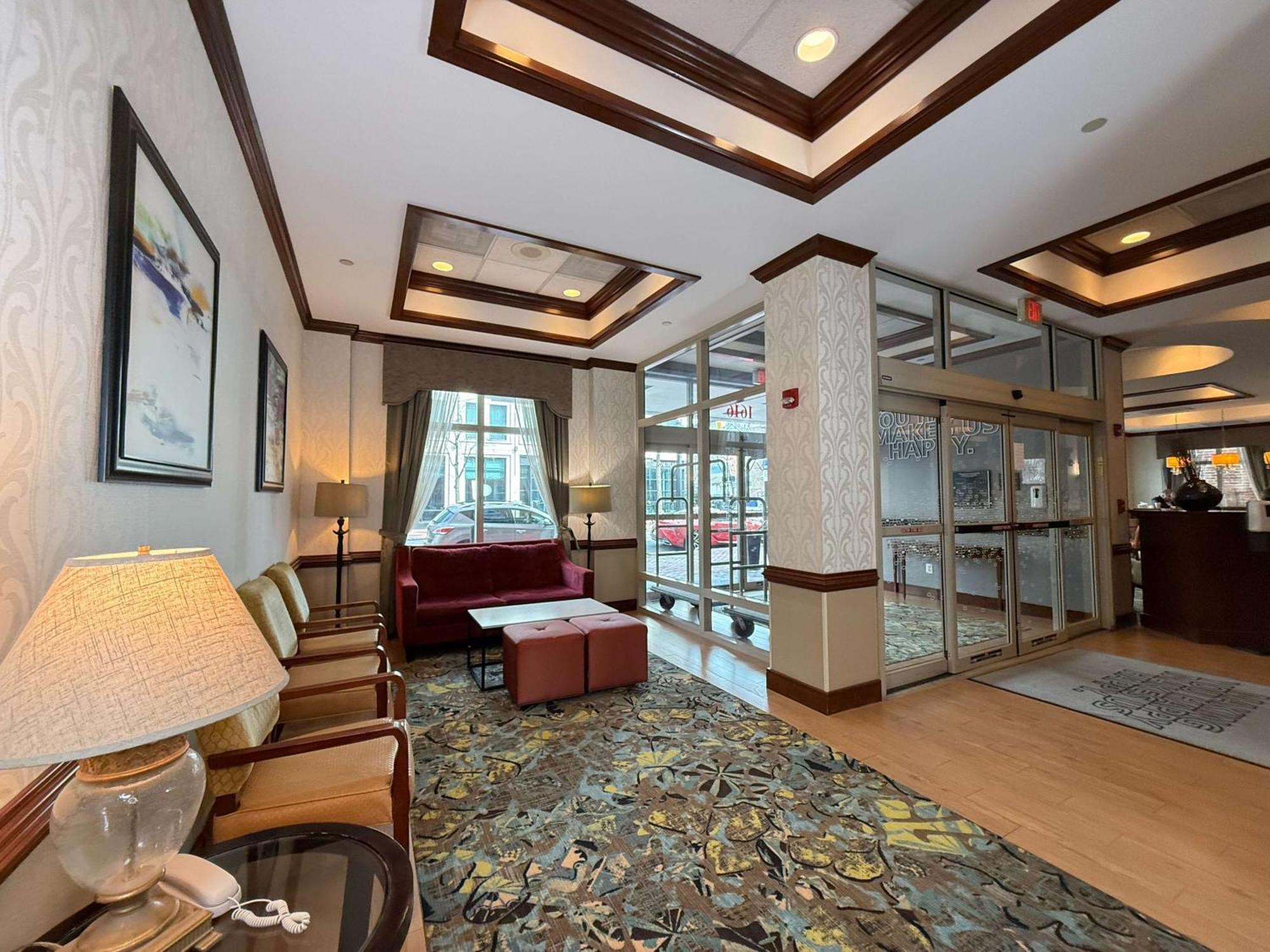Hampton Inn Alexandria/Old Town Екстер'єр фото