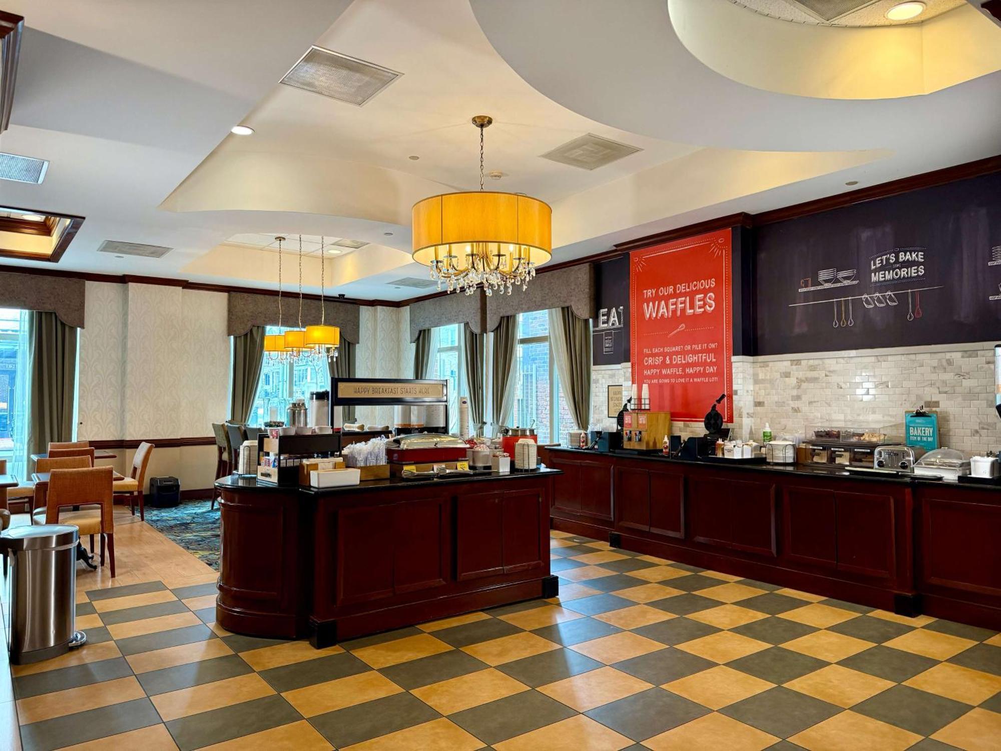 Hampton Inn Alexandria/Old Town Екстер'єр фото