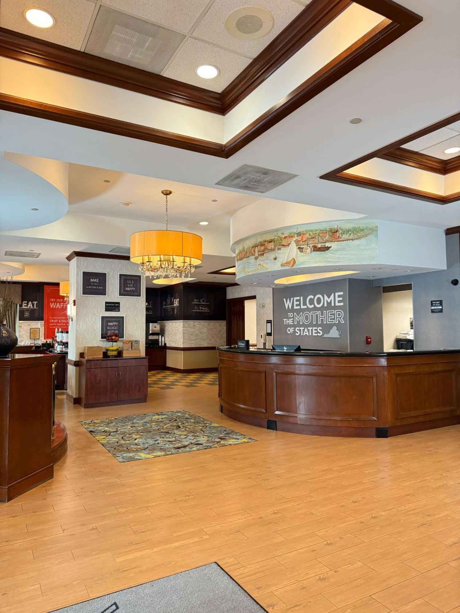 Hampton Inn Alexandria/Old Town Екстер'єр фото