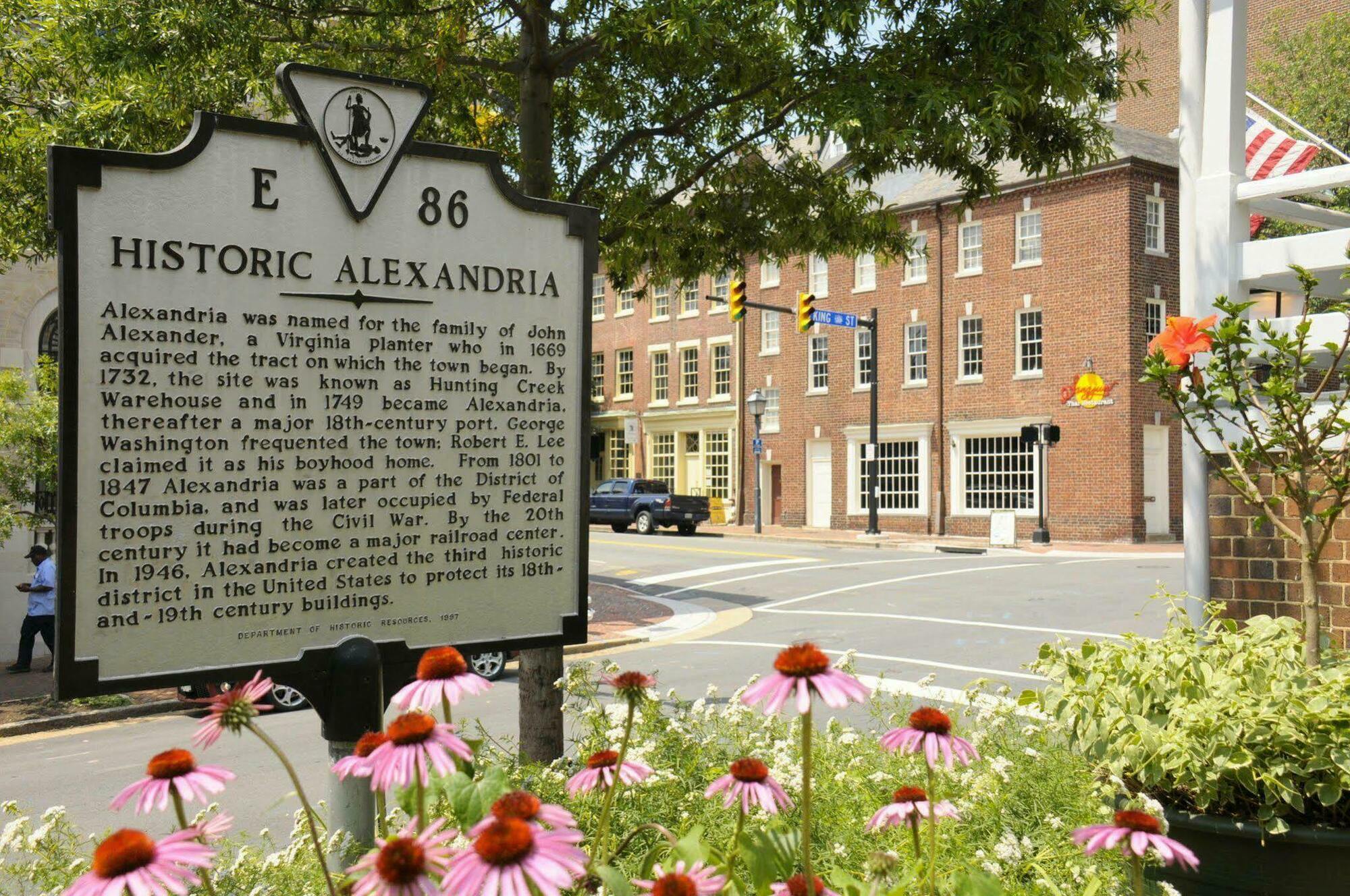 Hampton Inn Alexandria/Old Town Екстер'єр фото